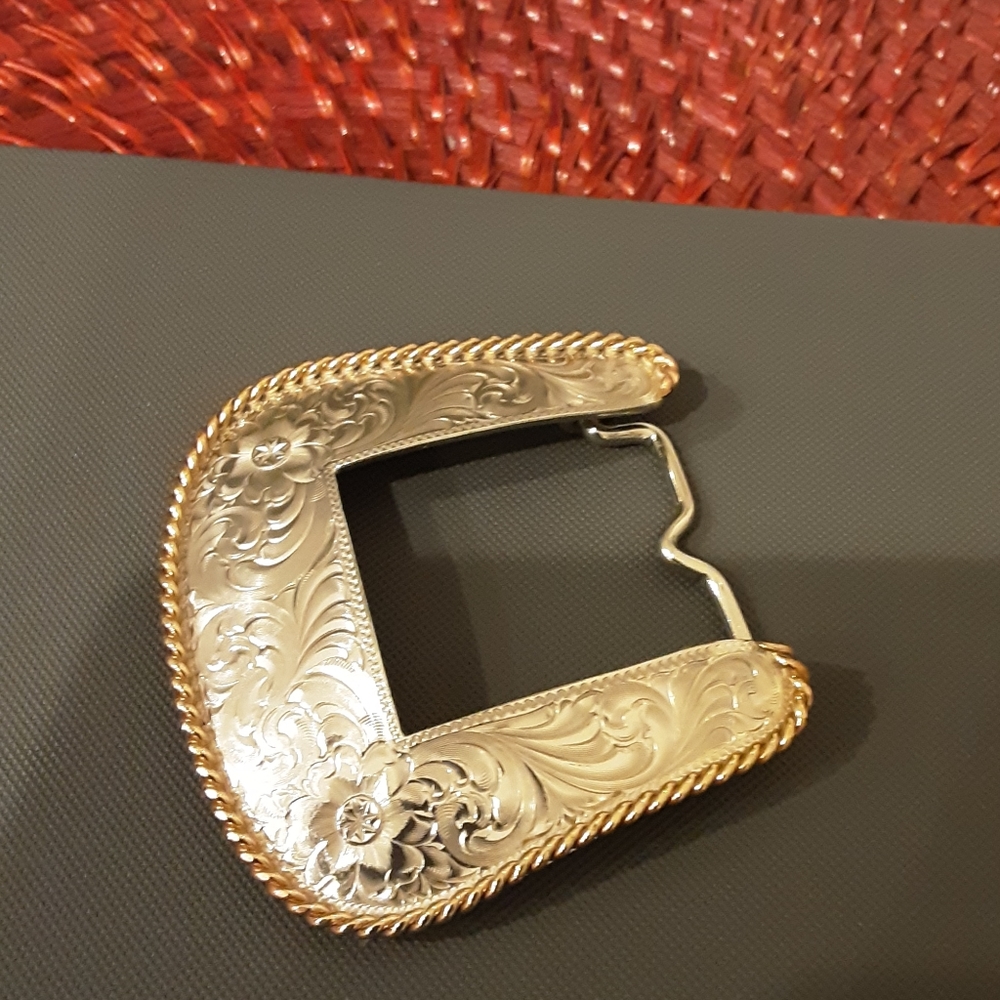SILVER BUCKLE